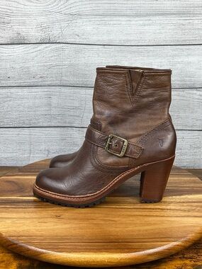 FRYE Lucy Engineer Heel Ankle Boots Dark Brown Leather Women’s Shoe Size 10